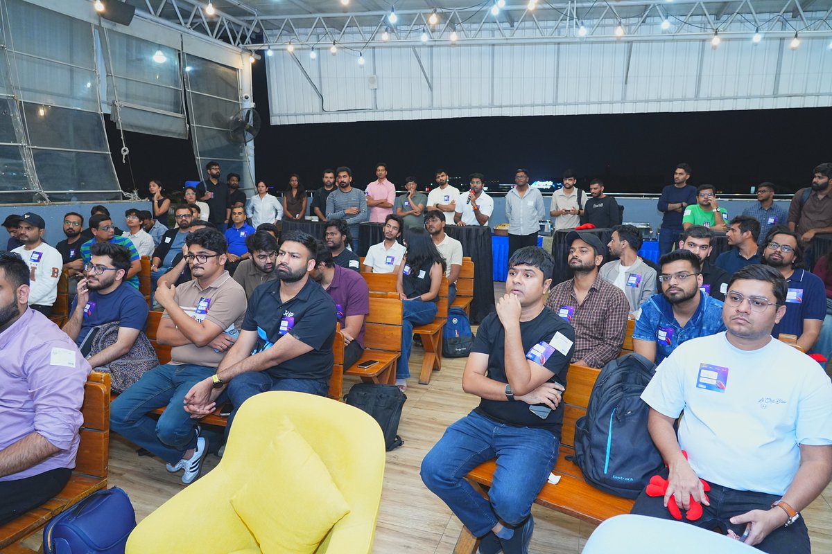 Harshil Mathur tweet media