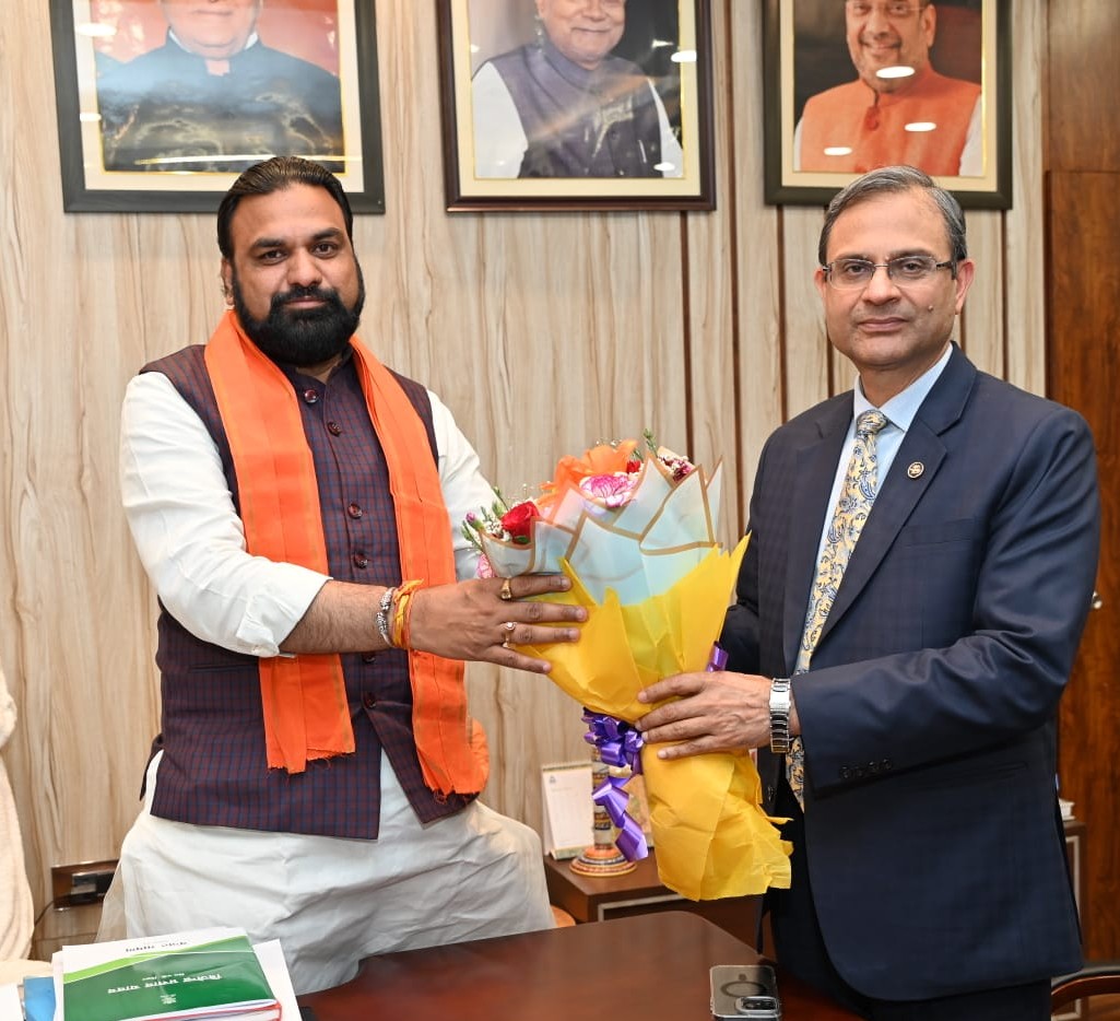 samrat4bjp's tweet image. आज पटना स्थित सरकारी आवास (कार्यालय) पर रिजर्व बैंक ऑफ इंडिया (RBI) के गवर्नर श्री संजय मल्होत्रा जी से मुलाकात हुई।

इस दौरान बिहार के सर्वांगीण विकास एवं आर्थिक प्रगति पर सकारात्मक चर्चा की।

@RBI
#RBI #Governor #Bihar