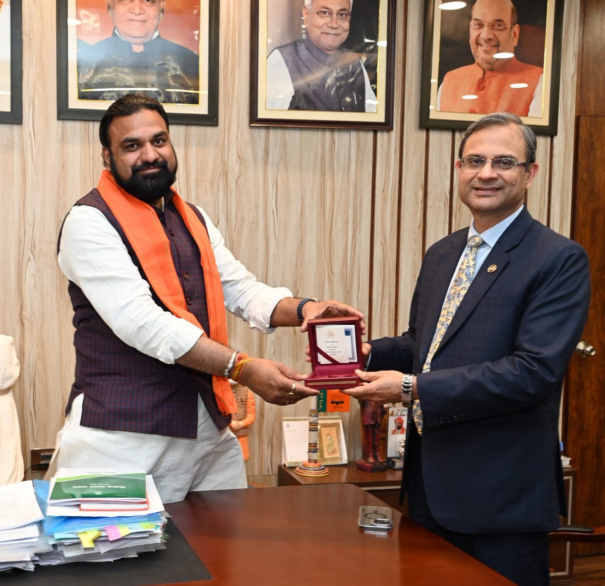 samrat4bjp's tweet image. आज पटना स्थित सरकारी आवास (कार्यालय) पर रिजर्व बैंक ऑफ इंडिया (RBI) के गवर्नर श्री संजय मल्होत्रा जी से मुलाकात हुई।

इस दौरान बिहार के सर्वांगीण विकास एवं आर्थिक प्रगति पर सकारात्मक चर्चा की।

@RBI
#RBI #Governor #Bihar