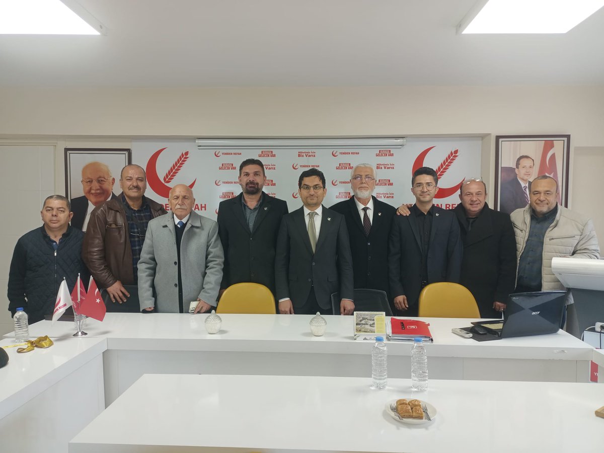 Merkezefendi İlçe Teşkilatı olarak bayramın ilk gününde tam kadro sahadayız! 🚀
​📍 Çınar Yeni Camii’nde Cuma namazı sonrası İl Başkanlığımızın "Biz Büyük Bir Aileyiz" programına katıldık.
​💬 "Ekonomik sıkıntısız, zulümsüz son bayram olacak inşallah!"
​✅ Çözüm: Yeniden Refah