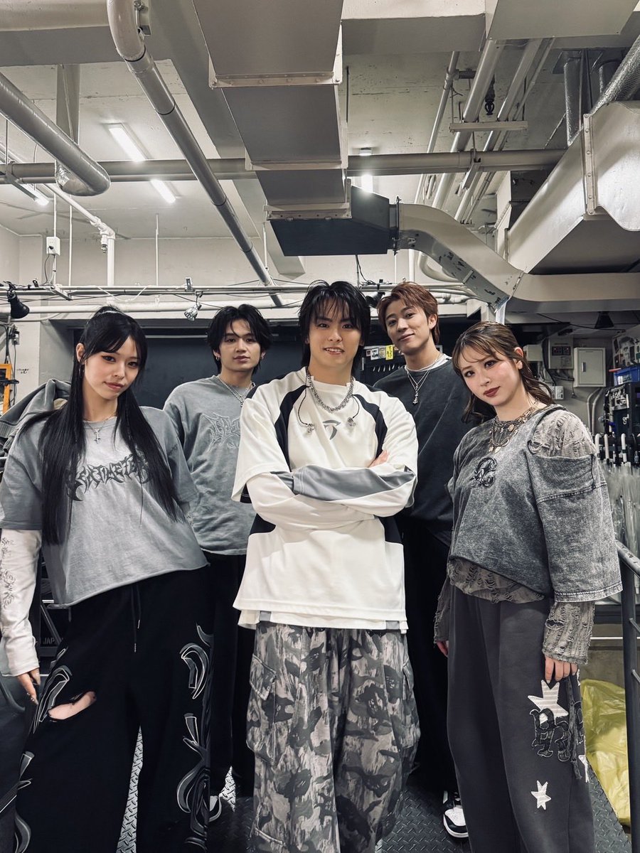 AKIRAT_official's tweet photo. #MODEONTOUR 
完走しました。
ありがとうございました🤝

本日24:00
MIRROR 配信スタート🔥 https://t.co/8rdWHrFVqz