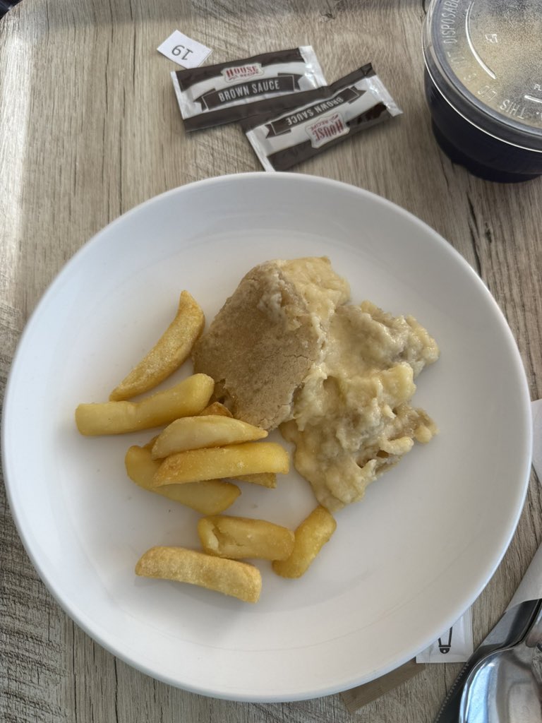 Tim (still totally unremarkable) tweet media