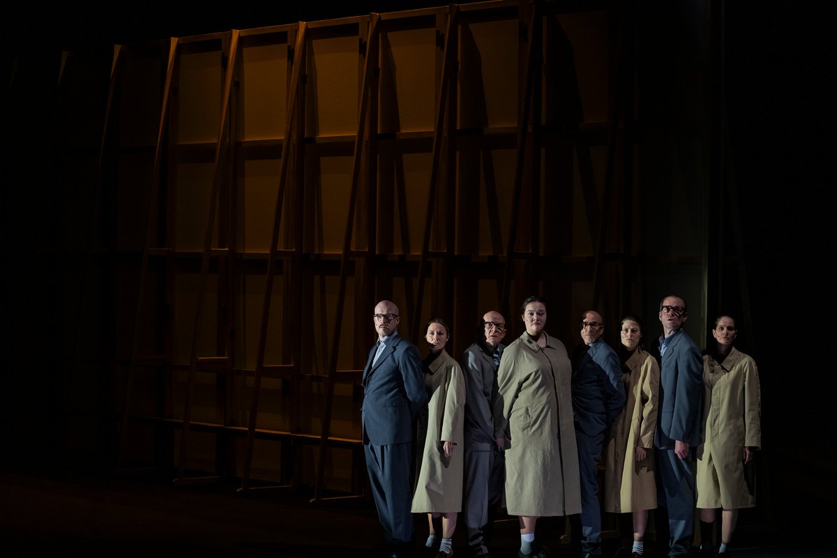 Berliner Ensemble tweet media