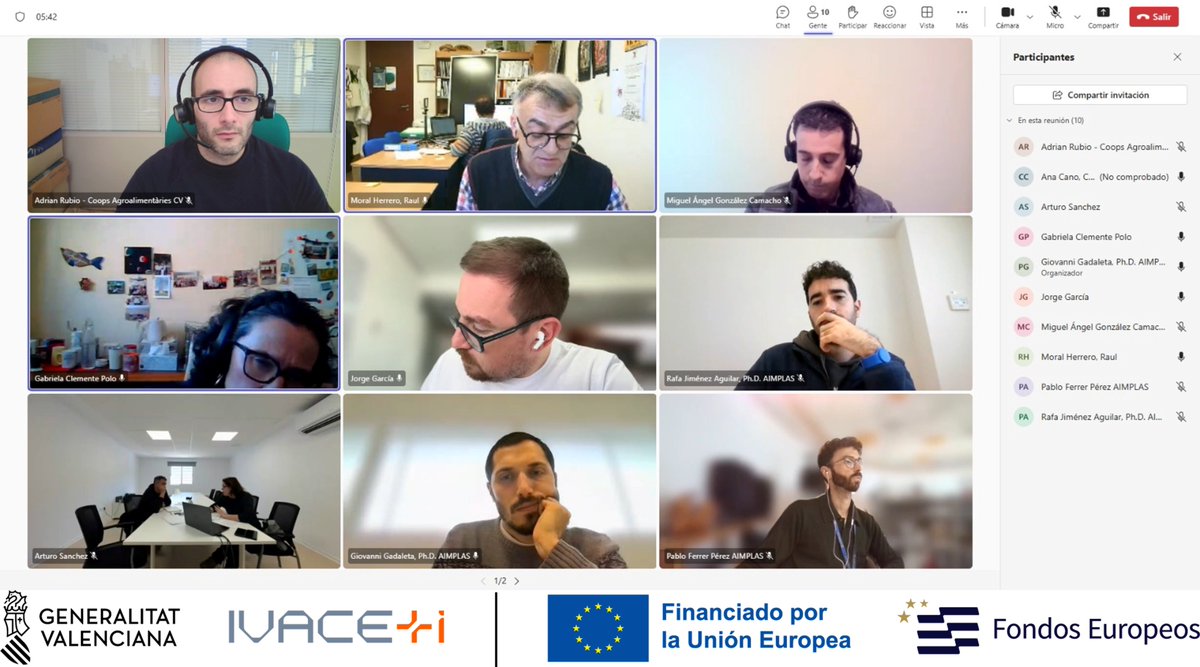 ProyectoCOMPOST's tweet photo. El día 16 se reunió el consorcio del proyecto #COMPOST+,financiado por @GVAivace,  en la que se definieron los insumos para la preparación de cada tesis de las pilas de compostaje, así como establecimiento de las fechas de inicio de las pruebas en campo🚜

#FEDER #RetoIvaceInnova https://t.co/I8Vpey6mCQ