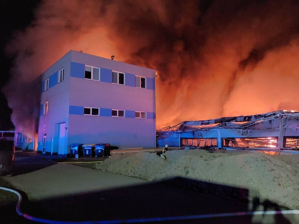 Mario Nawfal tweet media