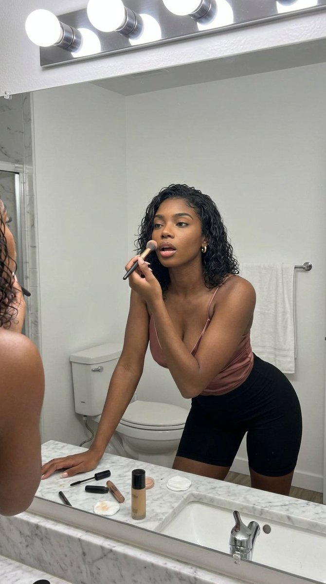 Naomi Vale tweet media