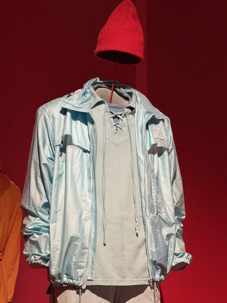 // // // ANDY tweet media