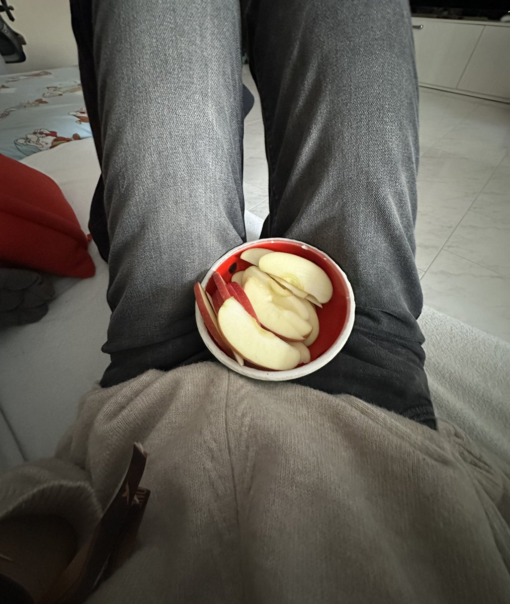 appledolly tweet media