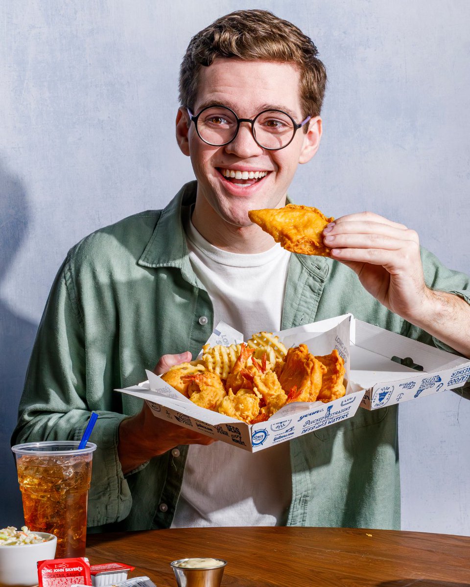 Long John Silver's 🟡 tweet media