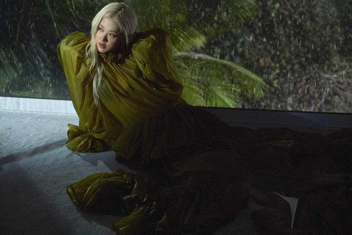 rosé pics tweet media