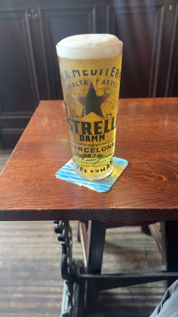 tomcorcoran2002's tweet photo. Art of the solo pint. Bournemouth away🔜 https://t.co/cTXlFcRVTH