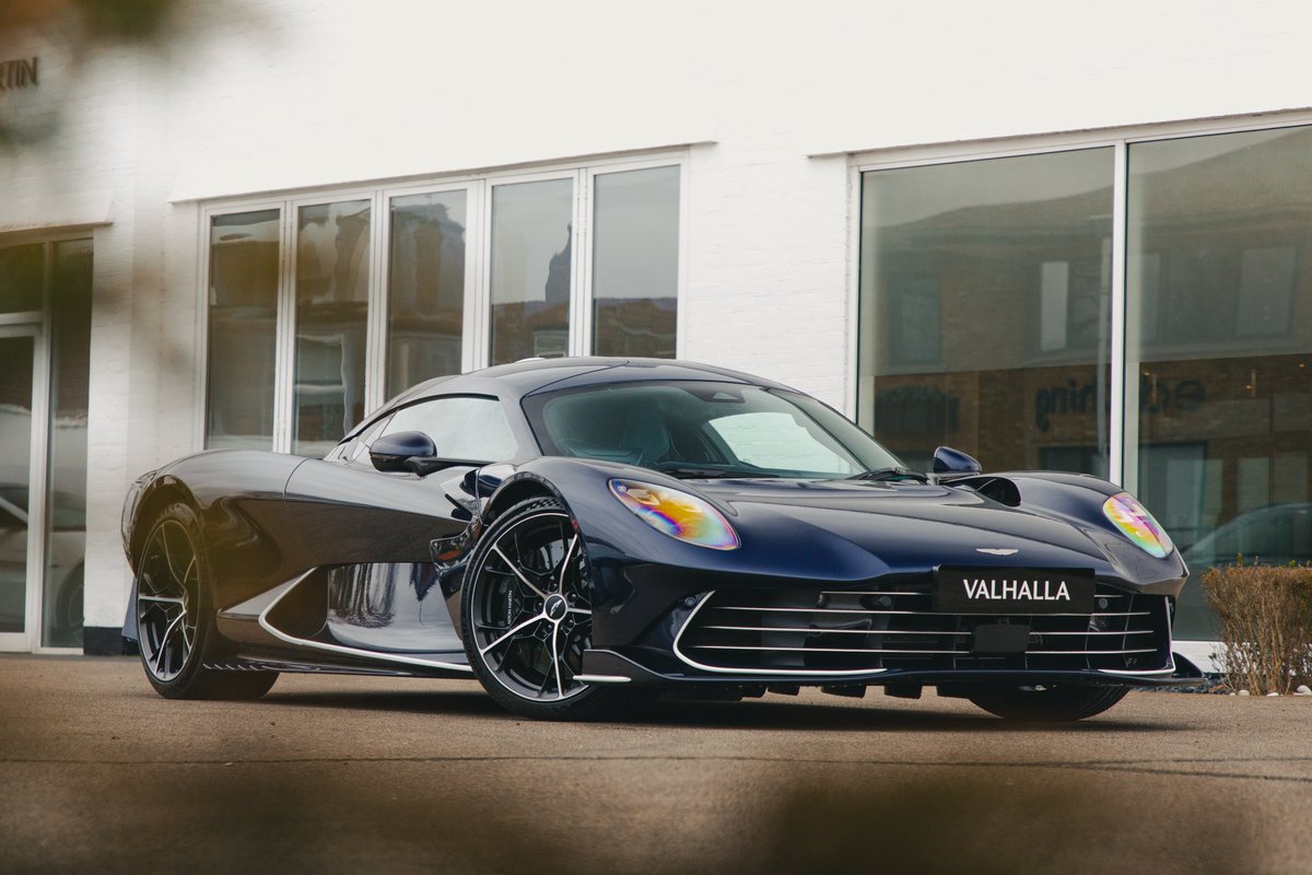 HWM_AstonMartin's tweet image. Sabiro Blue with blue carbon -  Valhalla  👌

#AstonMartin #HWM #Valhalla #Astunday #SundayMorning