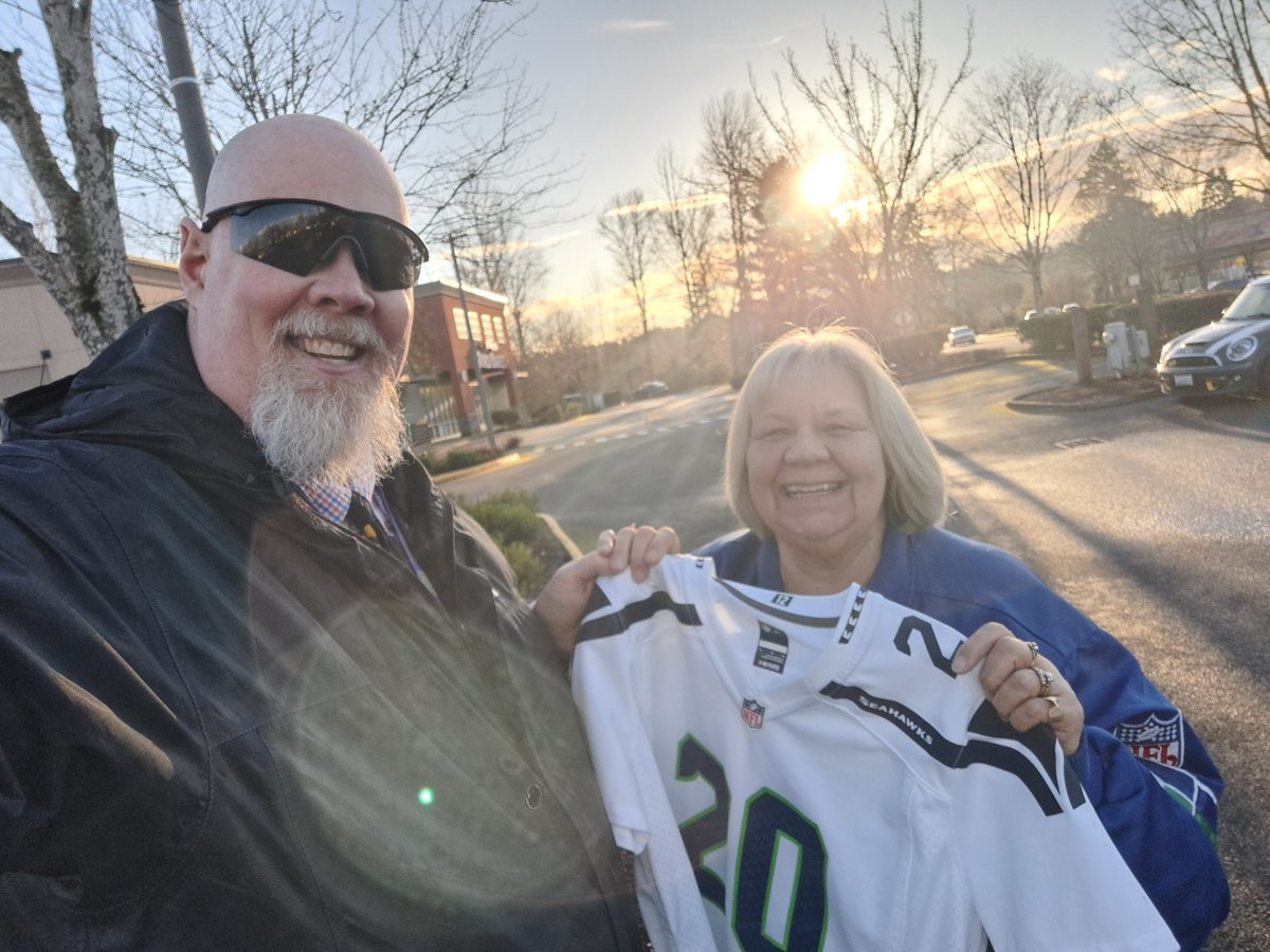 Lowell Thomson tweet media