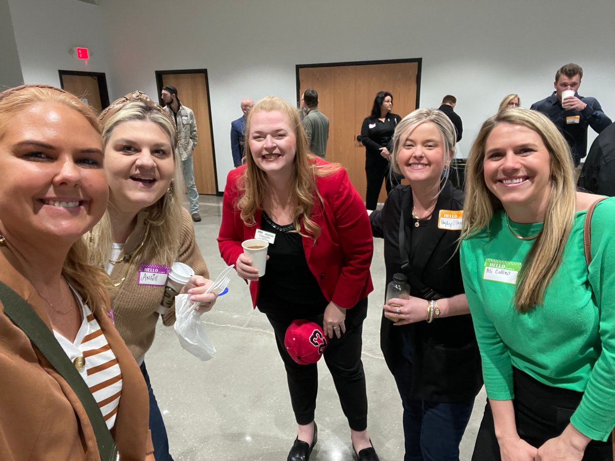 StateAlicia's tweet image. The @IndepChamber Fun Fridays Networking Event was time well spent! ☕✨

Loved connecting with so many great people at this awesome event. Building relationships and strengthening our community is what it's all about!

 #FunFridays #RelationshipBuilding