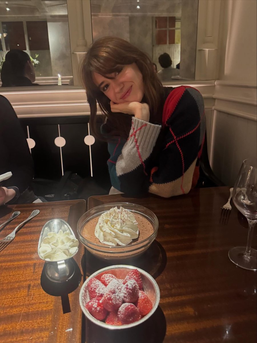 daisy thinker 🌼💭 tweet media