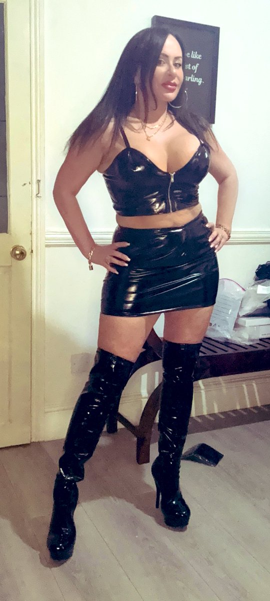 Mistress R'eal tweet media