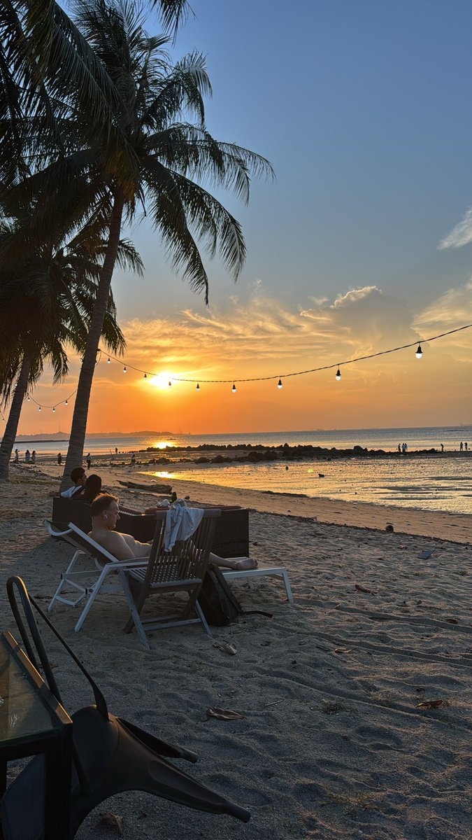gweencodyy's tweet photo. Loc : Tiger beach batam

#shemalebatam #batamshemale #trans https://t.co/2Ri62kEiLh