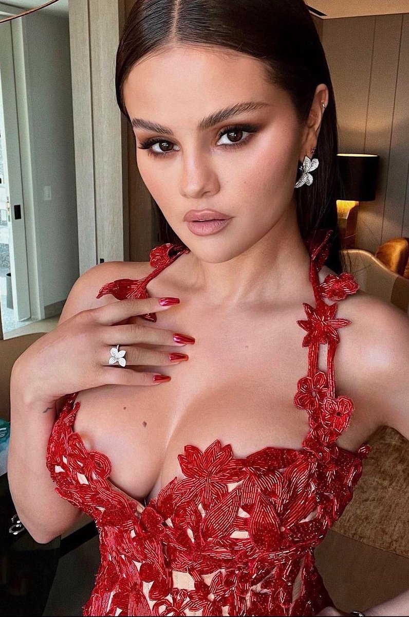 siren crave tweet media