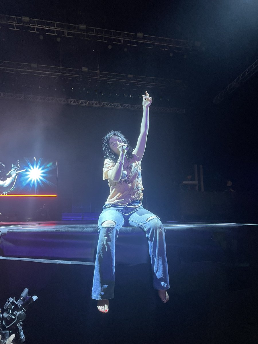 Lorde fix 🩻🧬⛓️ tweet media