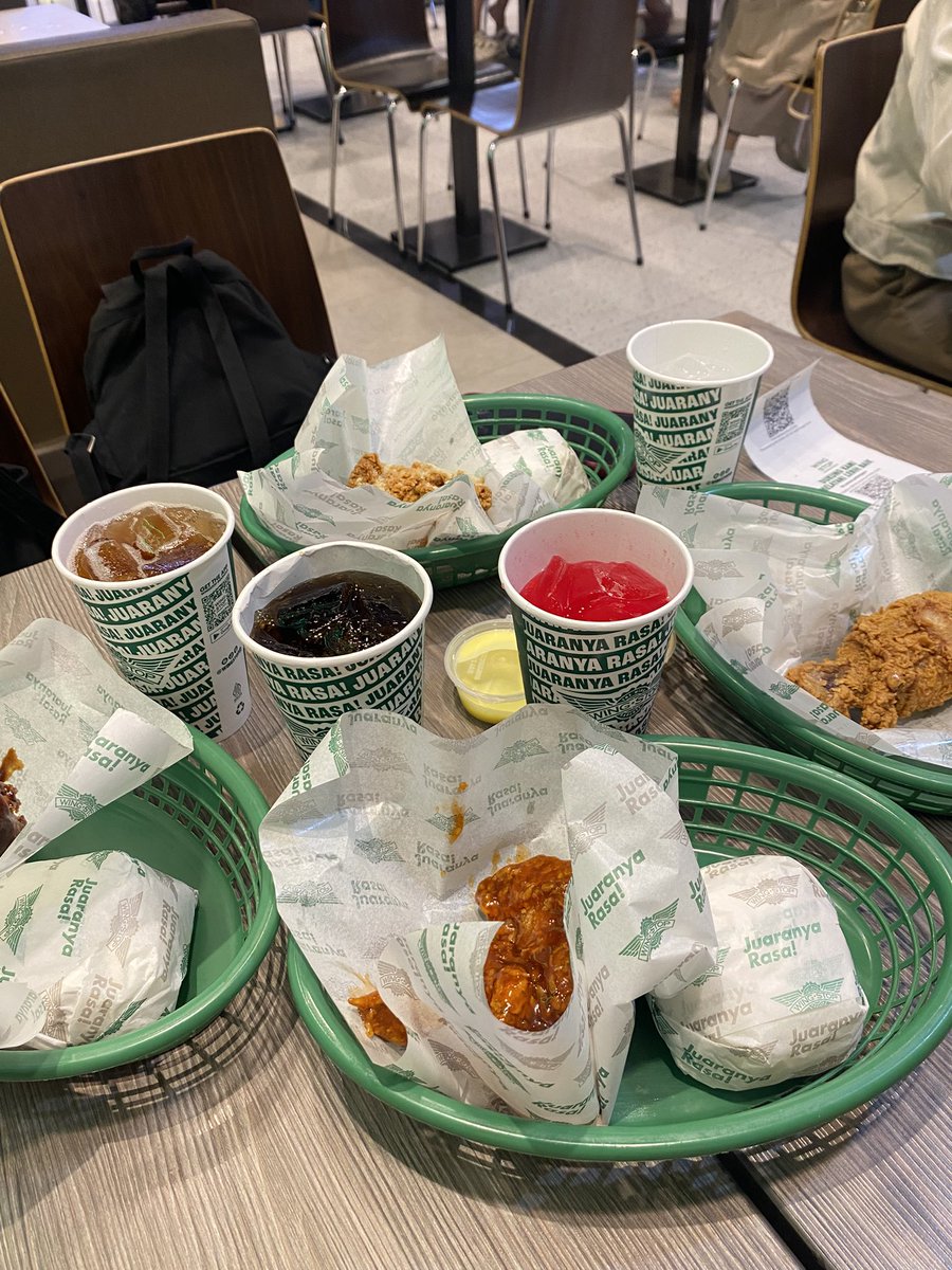 chirieEeEee tweet media