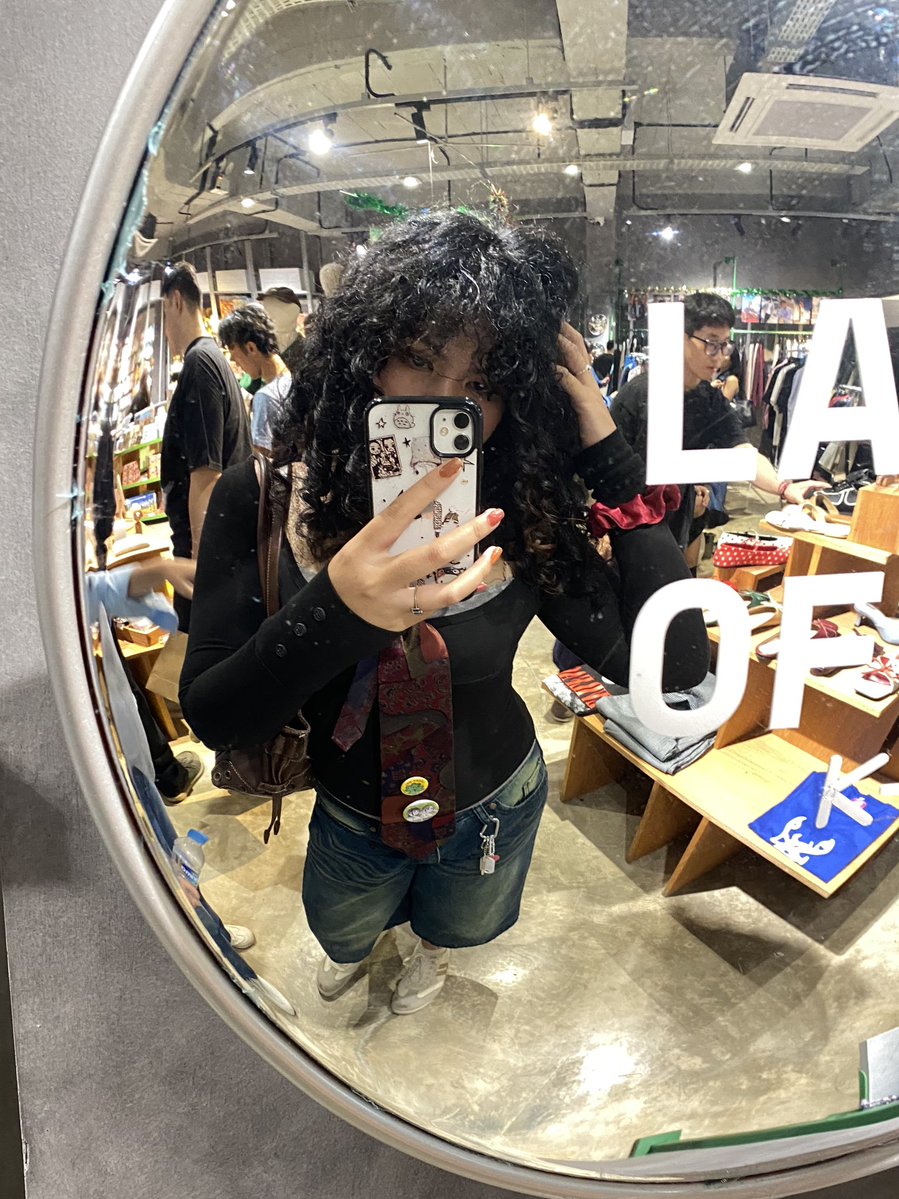 chirieEeEee tweet media