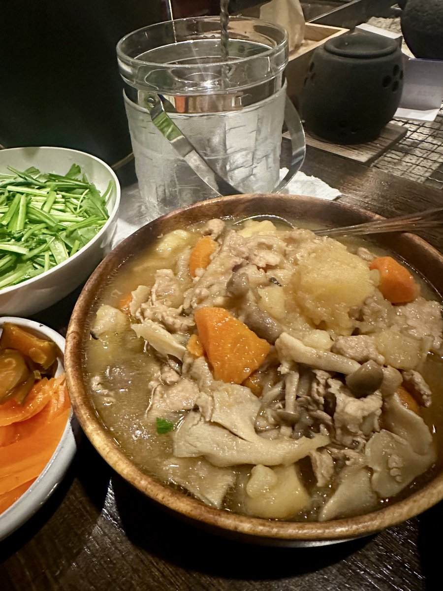 あげ損ねてた！
 <a href="/pony_tipple/">ポニー&TIPPLE</a> やってるー！肉じゃがあります