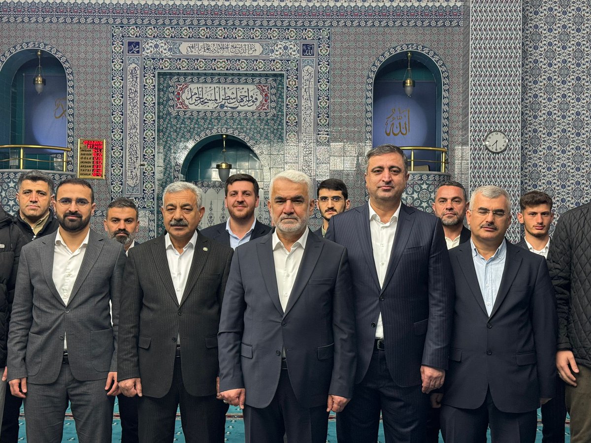 Ramazan ayını geride bırakırken bayrama kavuşmanın huzurunu yaşıyoruz. Bu vesileyle başta hemşehrilerim olmak üzere tüm İslam âleminin Ramazan Bayramı’nı tebrik ediyorum.

Bayramın, kardeşliğimizi güçlendirmesini temenni ederken, özellikle Gazze ve Filistin’deki kardeşlerimizi de