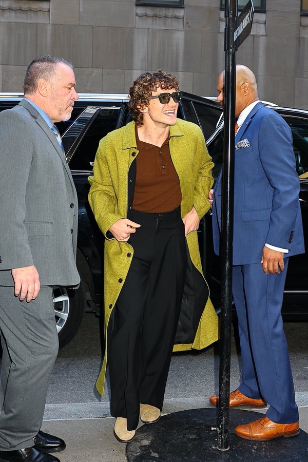 ☔ Koko is very tired tweet media