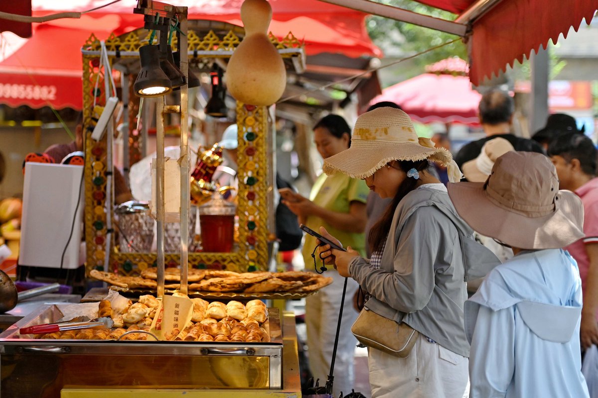 daniela leonr tweet media