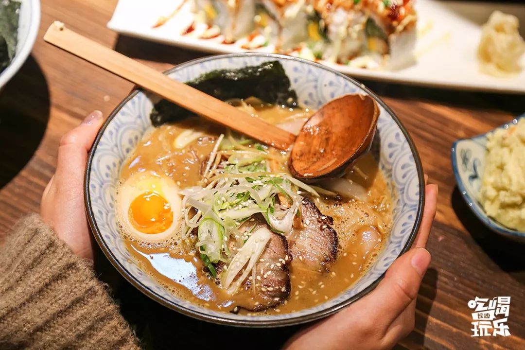 stephenie van syoc tweet media