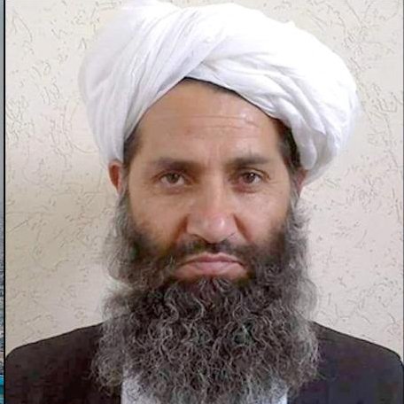 🗣️ Afganistan İslam Emirliği lideri Hibetullah Ahundzade'nin bayram hutbesinden:

“Eğer bu dine sımsıkı sarılır ve İslam'da sebat ederseniz, dünyanın tüm güçleri size karşı birleşse bile ne sisteminizi yıkabilirler ne de onurunuzu zedeleyebilirler.

Eğer hava saldırıları bizi yok