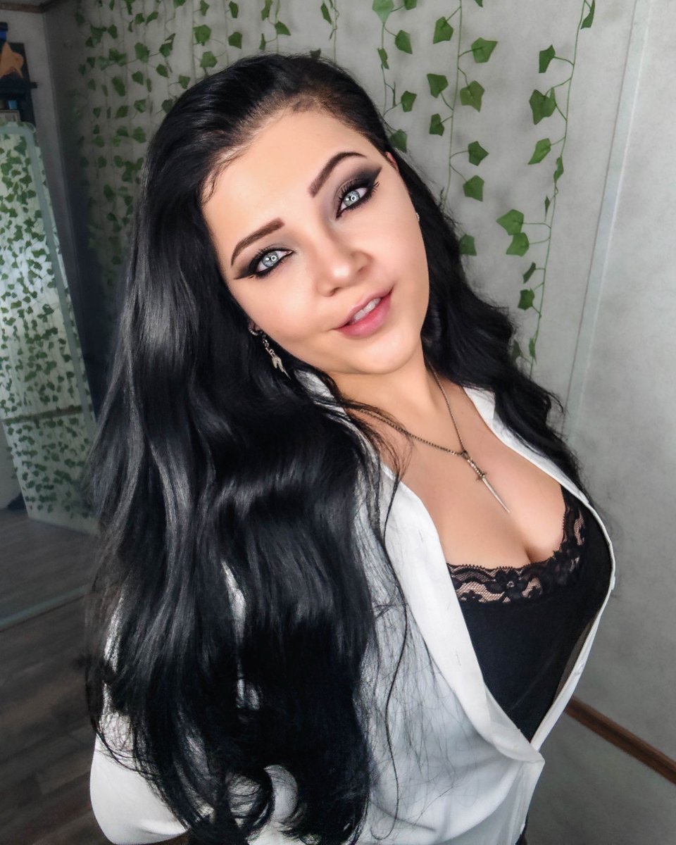 PrincessGothicBean tweet media