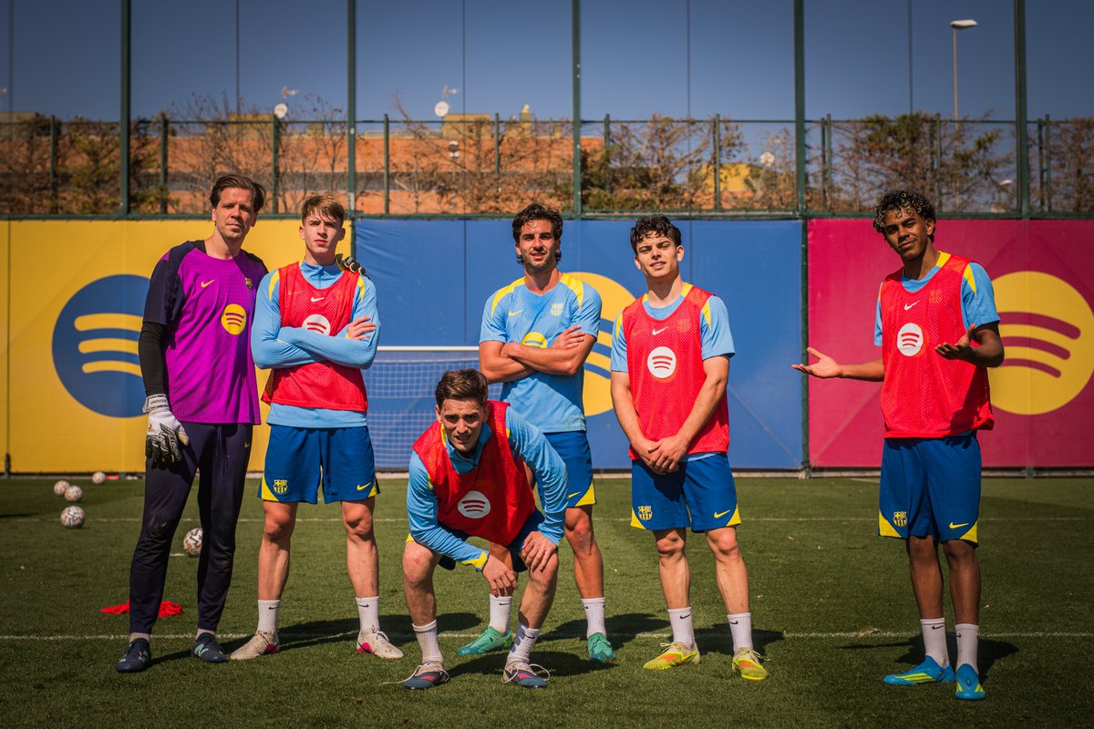 FCBarcelona_cat's tweet photo. Els guanyadors d'avui 🤠 https://t.co/Z4zmEyGI5X