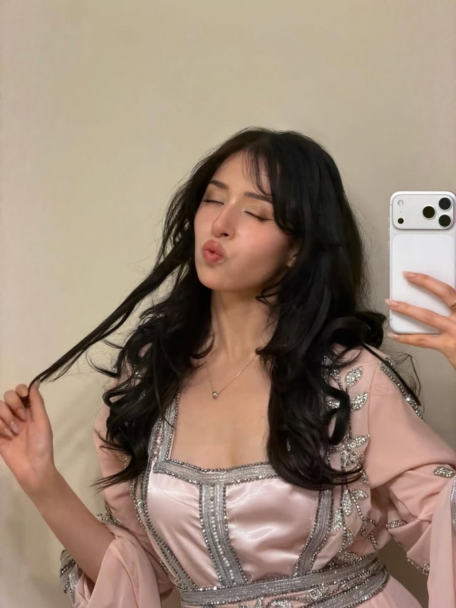 sluttsimp tweet media