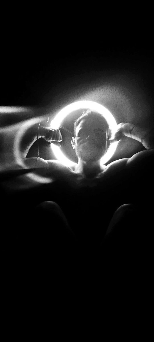 MostafaAna58063's tweet photo. π₯π₯π₯
#explore
#follow
#viral
#bearded_men
#fitness_men https://t.co/S9ZSImDycs