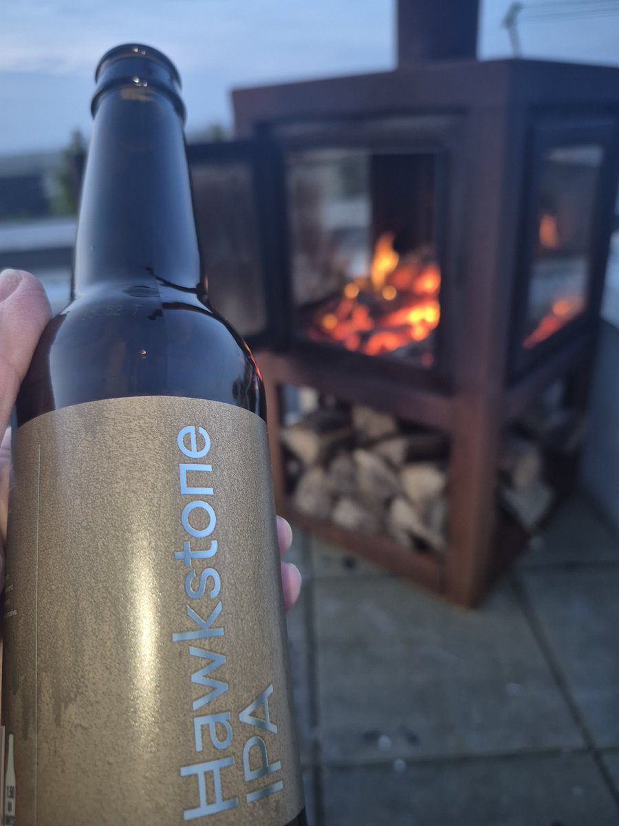 Lisa Toland tweet media