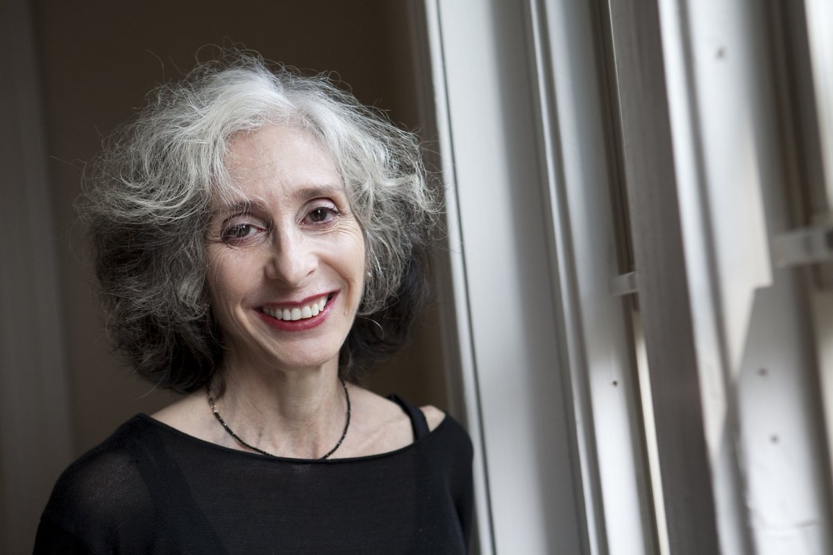 MrsCraddock_'s tweet photo. «Avanço pel temps a tota velocitat, lligada a una bomba, que és la meva vida.»
EL TEU ÀNEC ÉS EL MEU ÀNEC, de Deborah Eisenberg (traducció de Damià Alou) https://t.co/fPZDOfYo4e