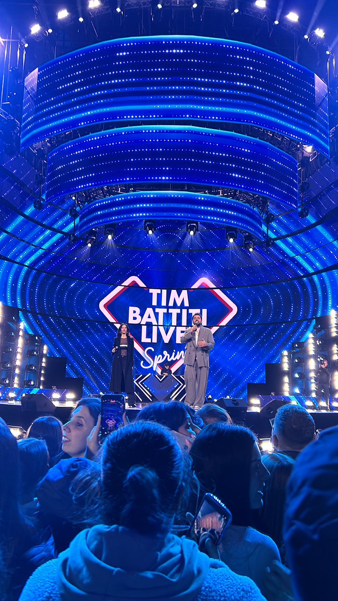 Veronica 🐦‍🔥 tweet media