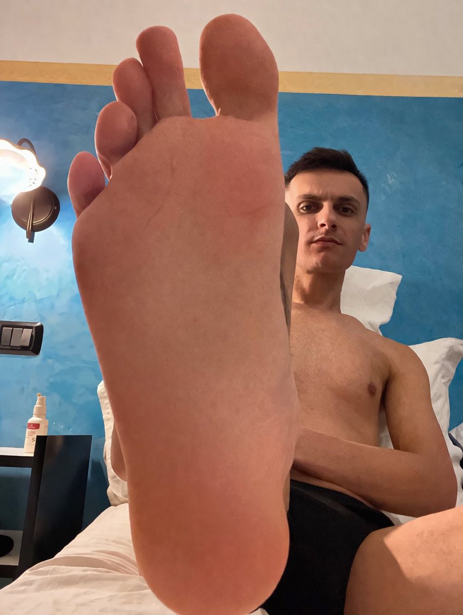 SouthSoleGuy's tweet photo. #malefeet #barefeet #soles #toes #feetpics https://t.co/9SF5IEh6G2