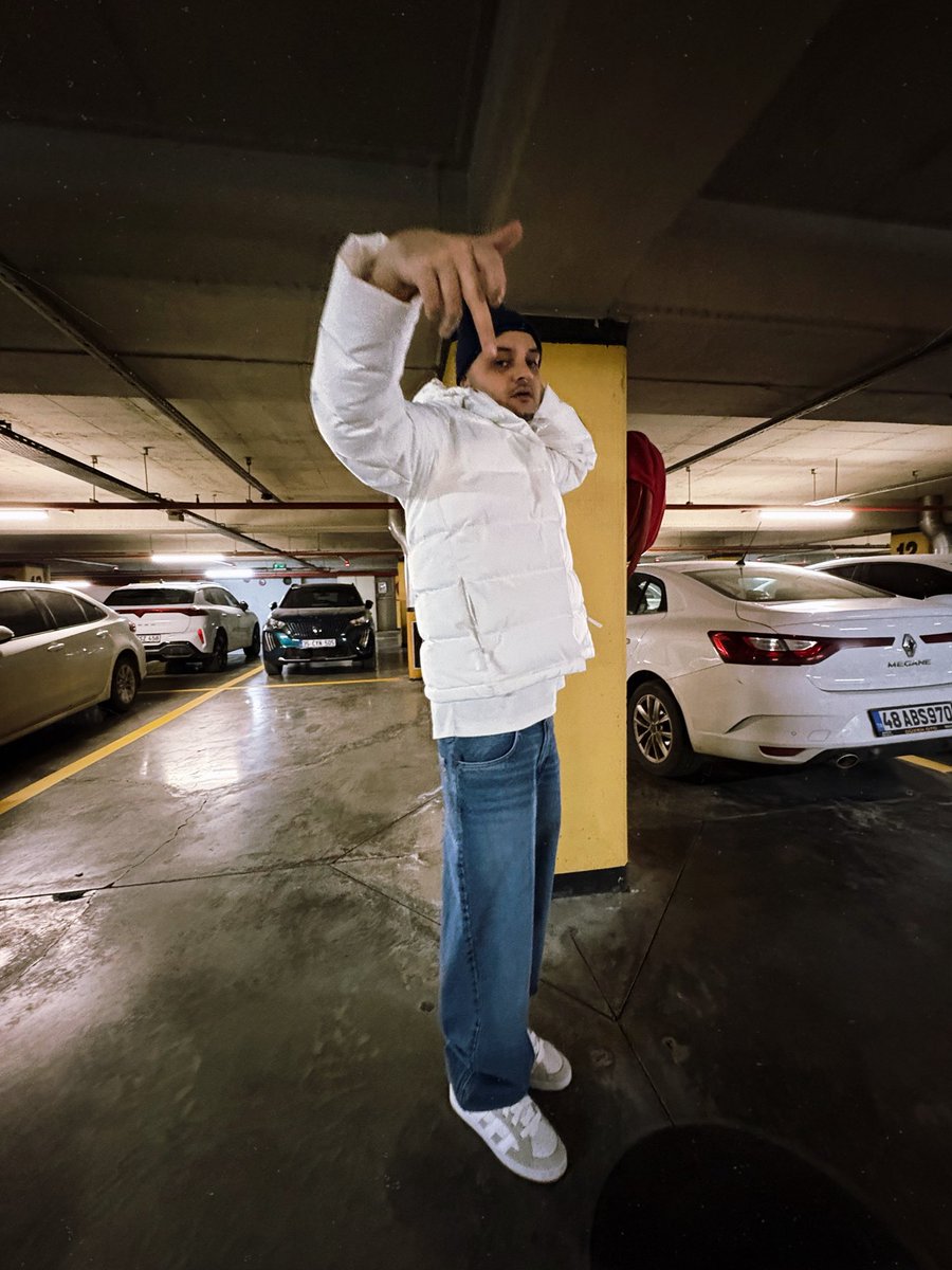 Young Bego tweet media