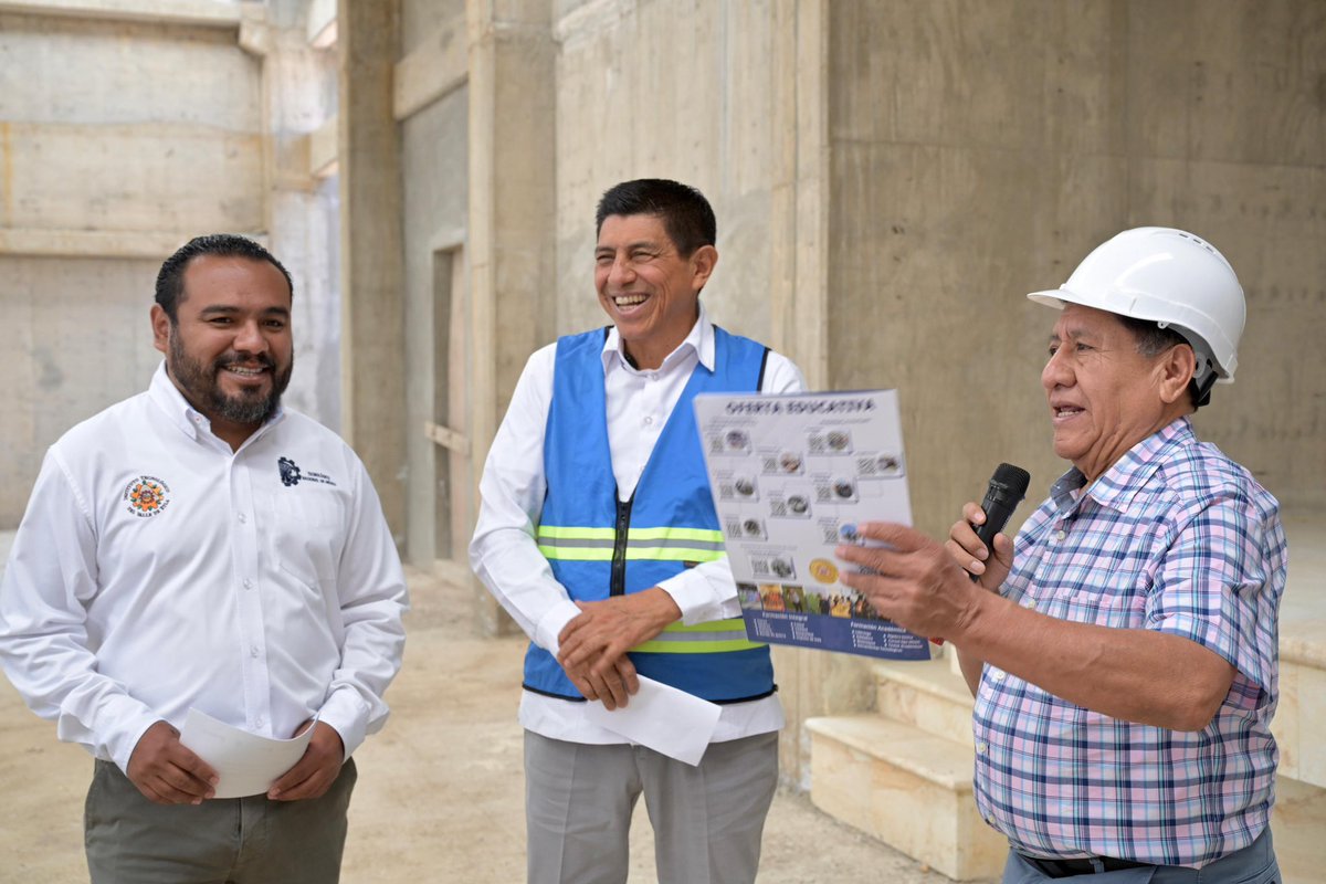salomonj's tweet photo. Supervisamos el avance de las #ObrasPrimavera en el Instituto Tecnológico del Valle de #Etla en Santiago #Suchilquitongo. 🏗️
Nuestro compromiso con la educación y el desarrollo integral de las y los estudiantes se refuerza con la transformación de sus instalaciones educativas. Invertir en su presente es apostar por el futuro de #Oaxaca.
¡Nos vemos en la inauguración! 🫱🏽🫲🏾