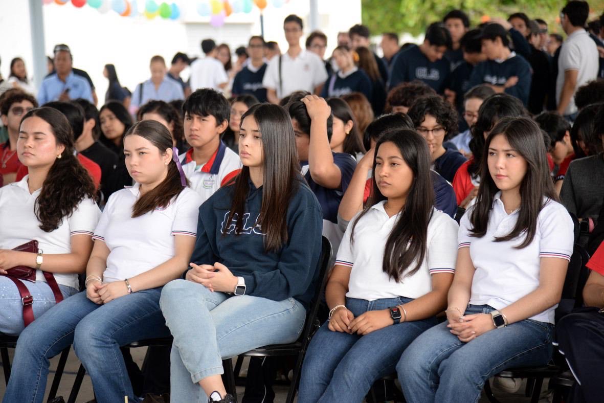 comunica_unach's tweet photo. Consciente de la importancia de acercar a la sociedad a los avances científicos y las oportunidades educativas, la Benemérita Universidad Autónoma de Chiapas, a través de la Facultad de Ciencias en Física y Matemáticas, celebró la 7ª. Feria de Ciencias. https://t.co/OhpYBa5k8G