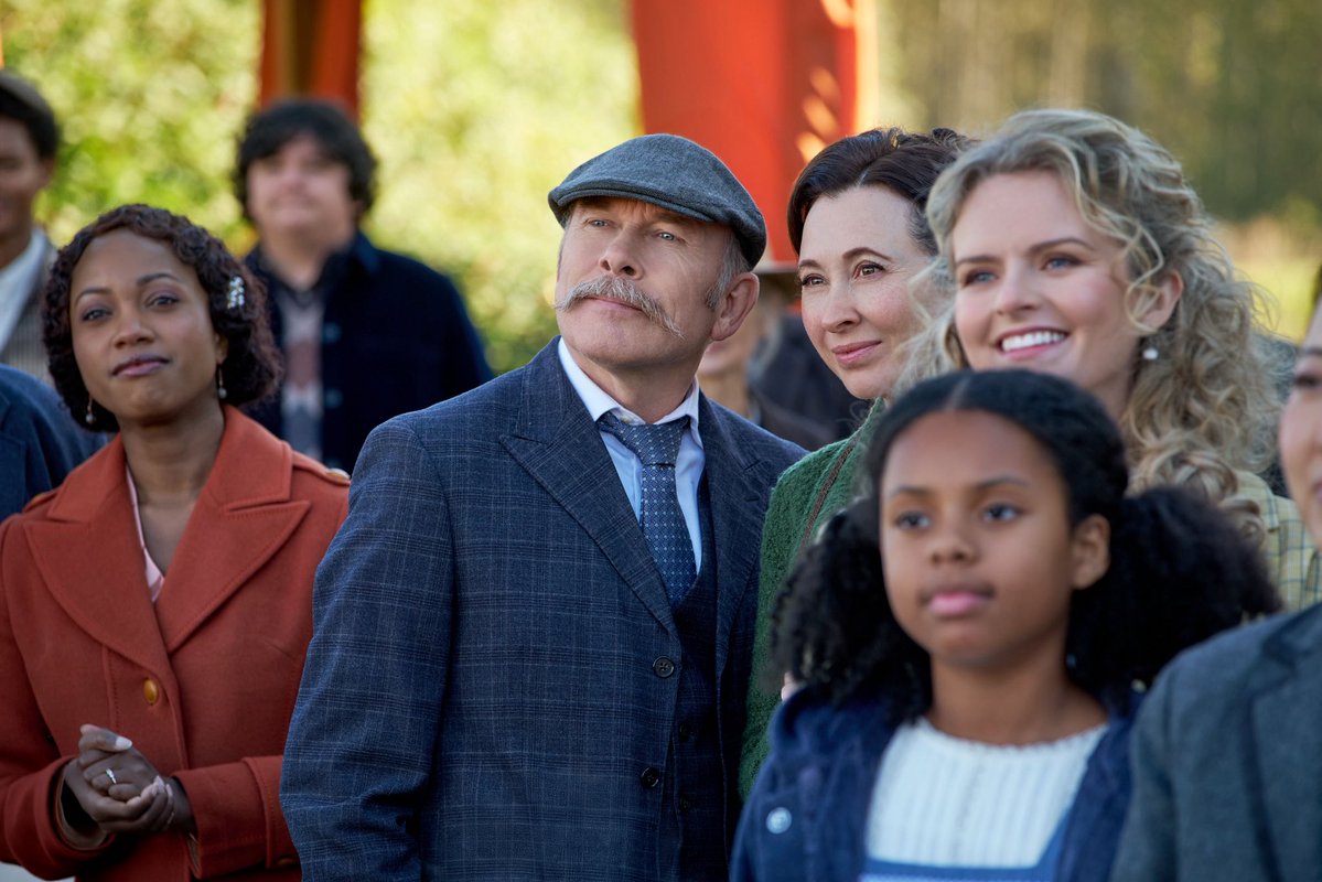 When Calls the Heart tweet media