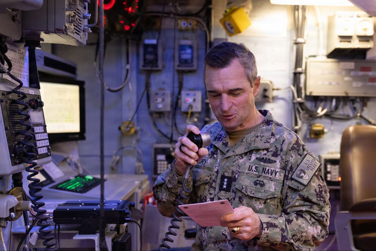 Vice Adm. Doug Perry, Commander, U.S. 2nd Fleet, visits the crew of Arleigh Burke-class guided-missile destroyer USS Gonzalez (DDG 66) at Naval Weapons Station Yorktown following the ship’s departure from Naval Station Norfolk for a scheduled deployment.