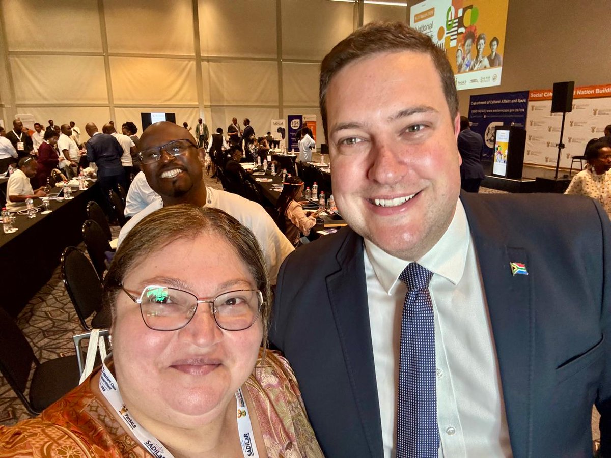 Thekgang_NPC's tweet image. The #NationalLanguageSummit commissions proposed interventions such as #internationalstandards listing for official languages to make book exports of our stories more feasible.
Thanks to @SportArtsCultur 
@SADiLaR_ZA 🙌