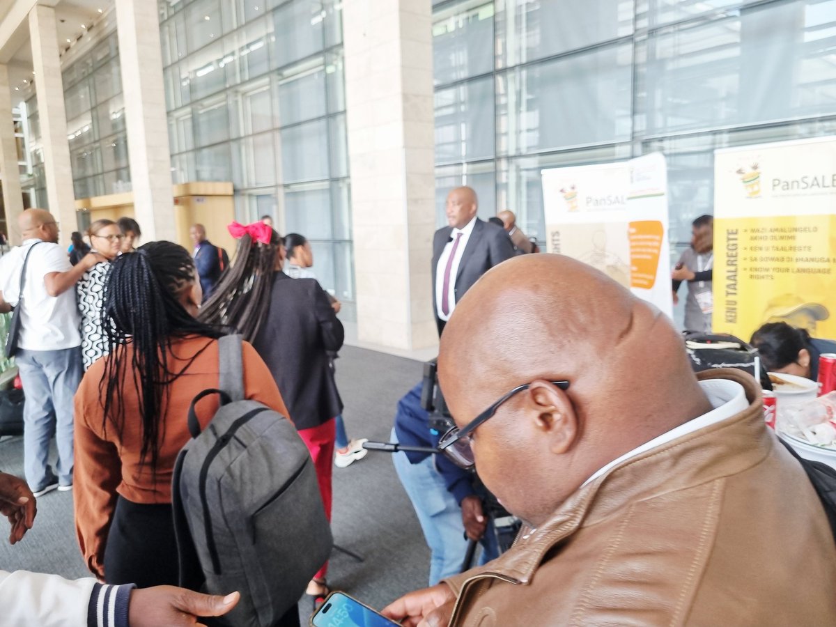 Thekgang_NPC's tweet image. The #NationalLanguageSummit commissions proposed interventions such as #internationalstandards listing for official languages to make book exports of our stories more feasible.
Thanks to @SportArtsCultur 
@SADiLaR_ZA 🙌