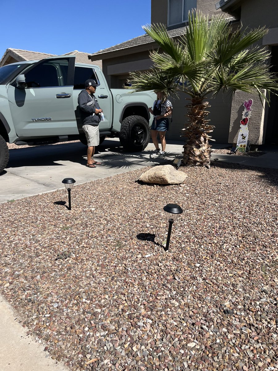 Jes Leake tweet media