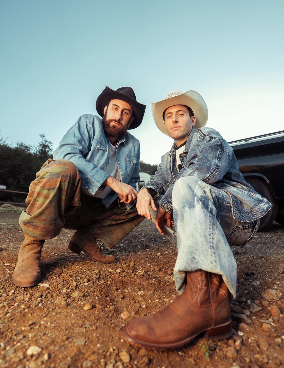 Two Friends tweet media