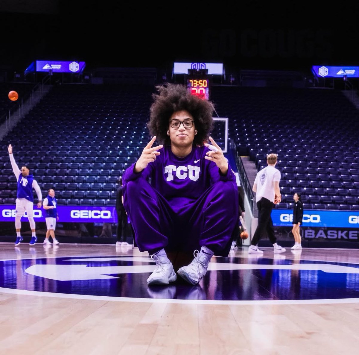 E J 🏀 tweet media