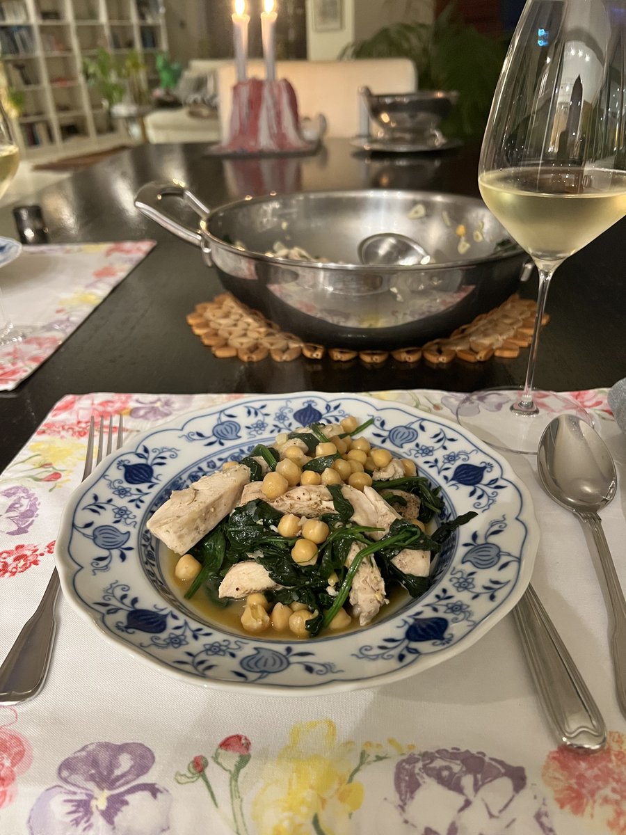 Hope there are no rules against combining CHICKpeas and CHICKen. Spoon-only dish.